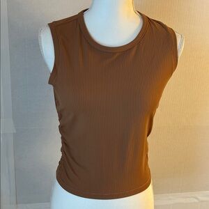 NWT Yunoga Womens Sleeveless Ruched Sides Roasted Brown Workout Tank. Sz M
